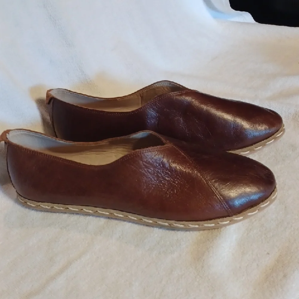 Brown Leather Flats with Rounded Toe Nida Lu Women's Size 40